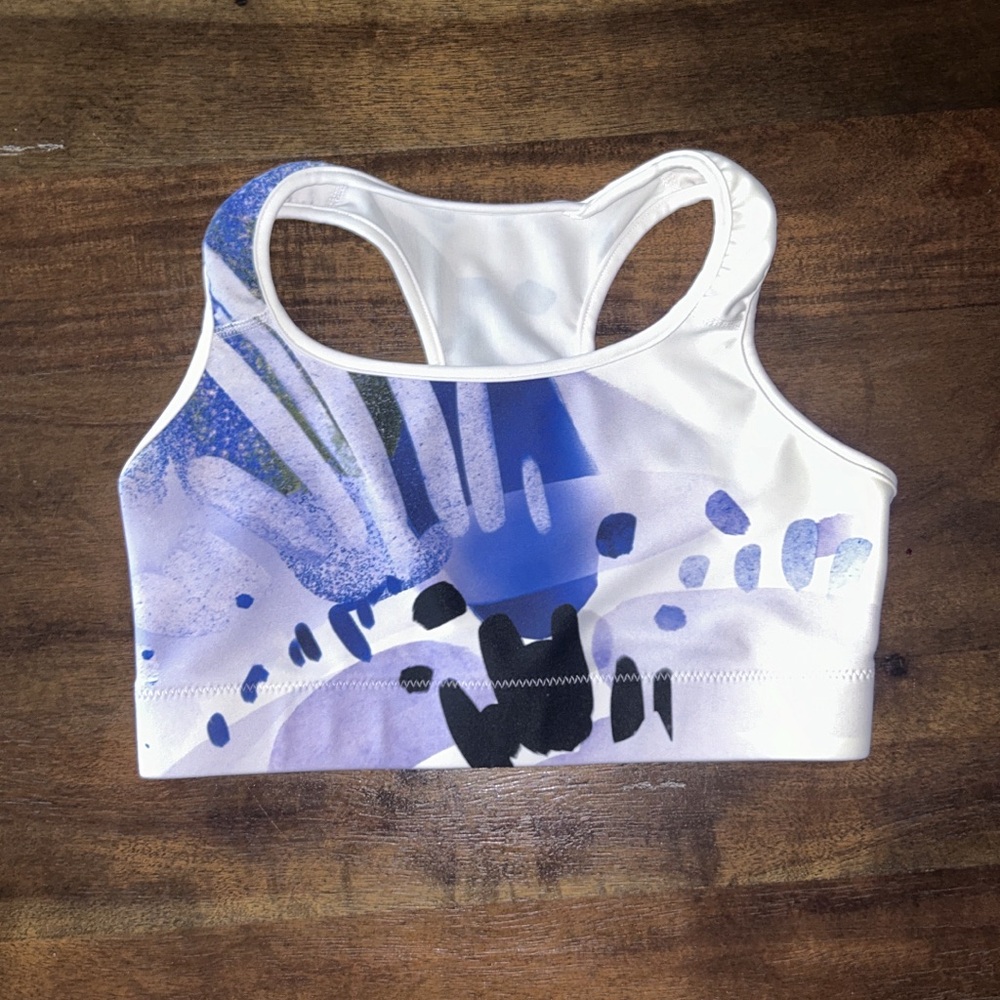 sports bra